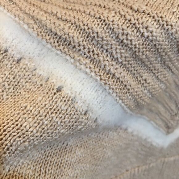 Gorgeous white fur knit sweater! Multi knit pattern - Picture 4 of 7